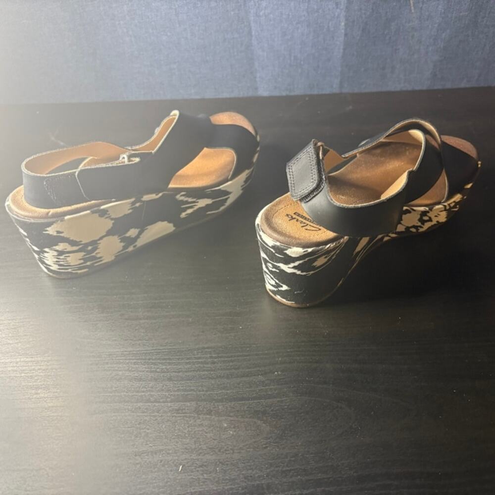 Clarks Collection Soft Cushion Wedge Slingback Sandals Black/White Sz 7W - Picture 6 of 9